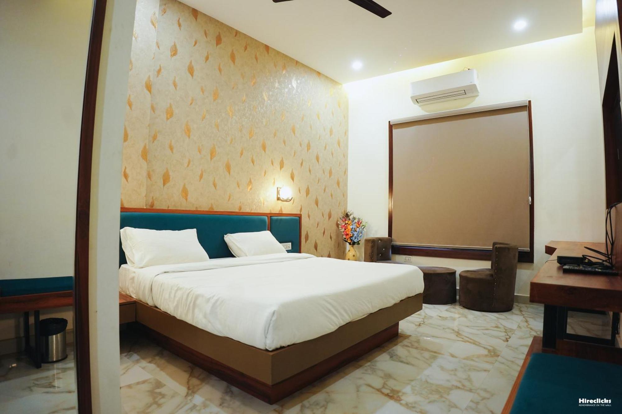 The Krati Resort And Convention Centre Барели Экстерьер фото